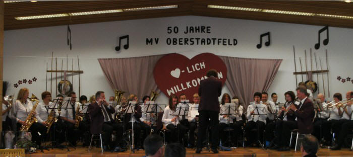 Musikverein Daun beim 50 j�hrigen Bestehen des MV Oberstadtefld